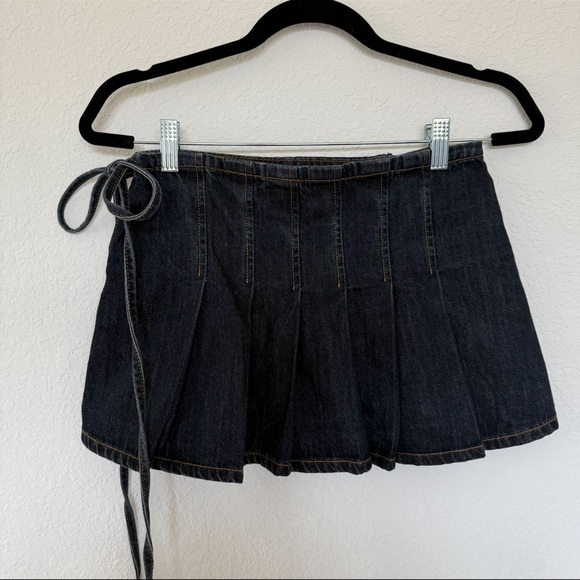Lioness Pleated Dark Denim Mini Skirt - Picture 8 of 10